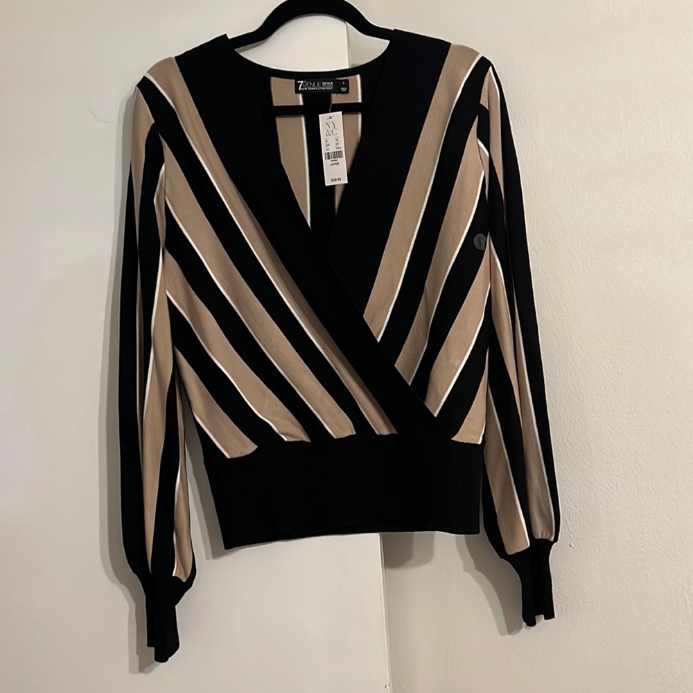 Brand new New York and Company crossover top